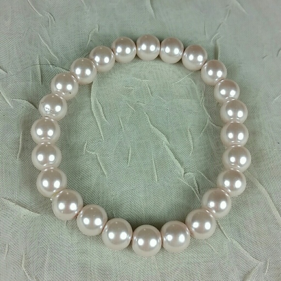 Bracelet Light pink pearly bead stretch - Picture 1 of 3